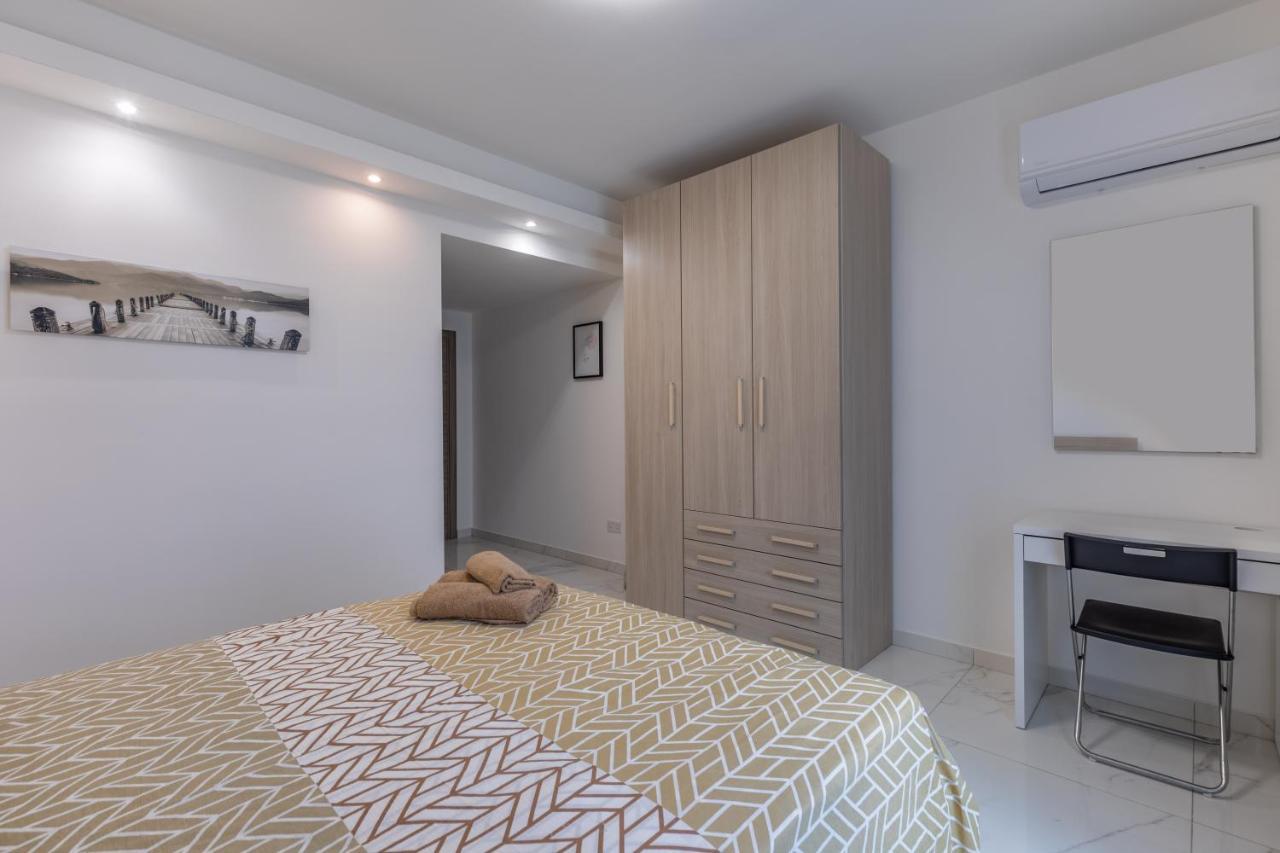 Terrace View- A Charming Two Bedrooms Penthouse Ac-Wifi Msida Kültér fotó
