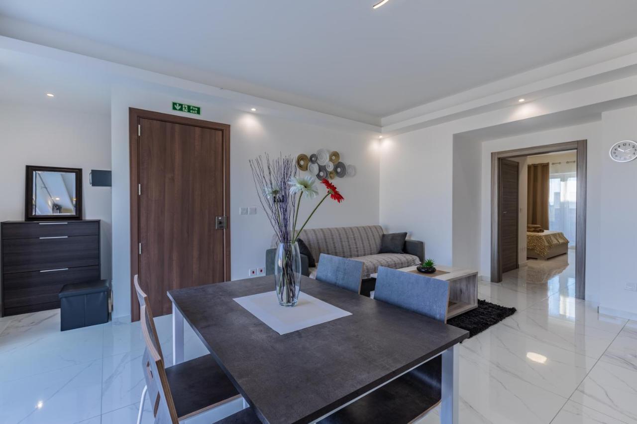 Terrace View- A Charming Two Bedrooms Penthouse Ac-Wifi Msida Kültér fotó