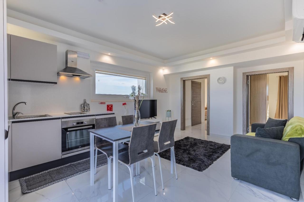Terrace View- A Charming Two Bedrooms Penthouse Ac-Wifi Msida Kültér fotó