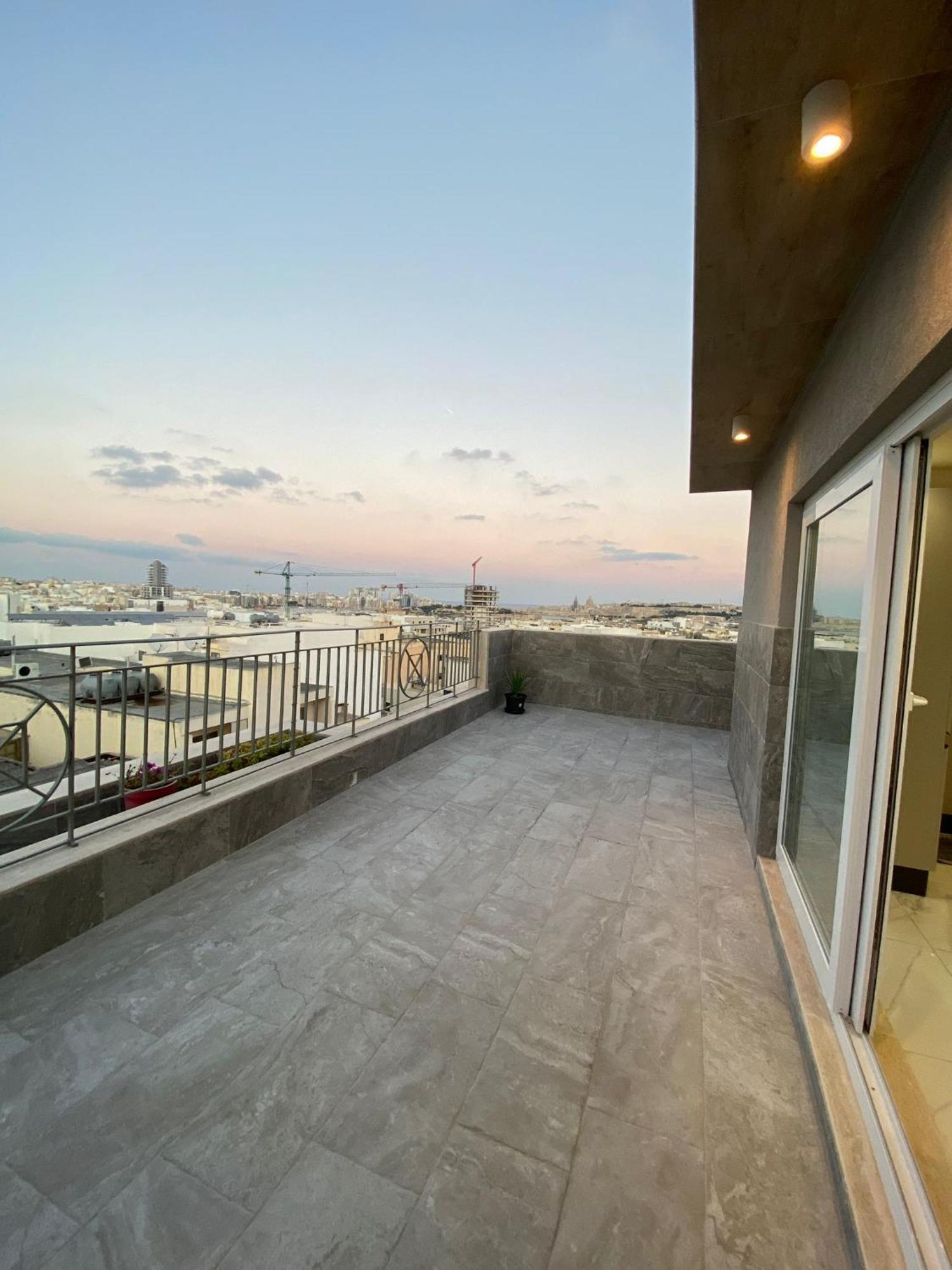 Terrace View- A Charming Two Bedrooms Penthouse Ac-Wifi Msida Kültér fotó